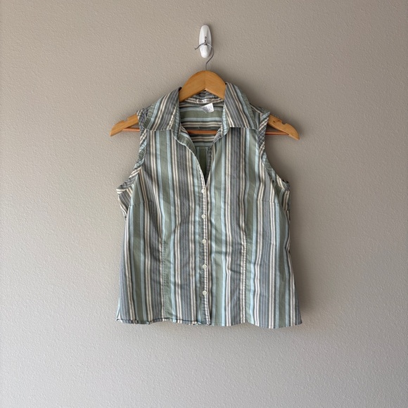 Old Navy Tops - old navy sleeveless stretchy stripped button front shirt